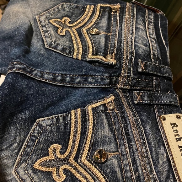 Women’s rock revival jeans - Picture 3 of 7